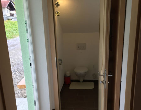 haus haueis unterkunft arlberg zimmer strengen wc